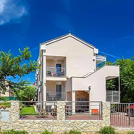 2 Bedroom Beautiful In Апартаменты