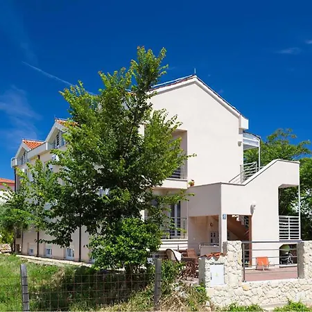 2 Bedroom Beautiful In