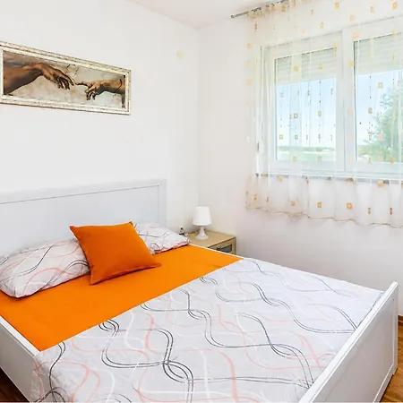 2 Bedroom Beautiful In Апартаменты